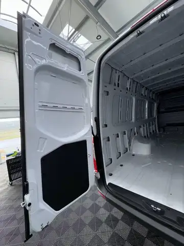 Mercedes-Benz Sprinter view 10