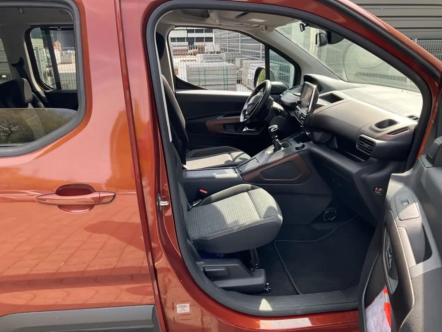 Peugeot Rifter Rifter BlueHDI 130 L2 Allure Braun - 1