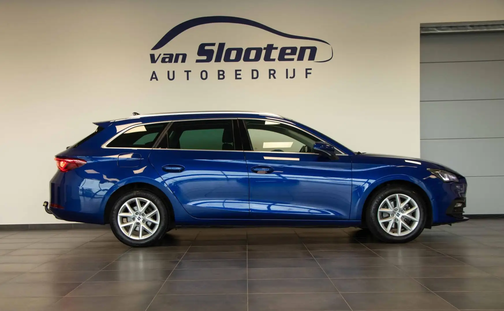 SEAT Leon Sportstourer 1.5 TSI Style Launch Edition| Navi| P Blau - 2