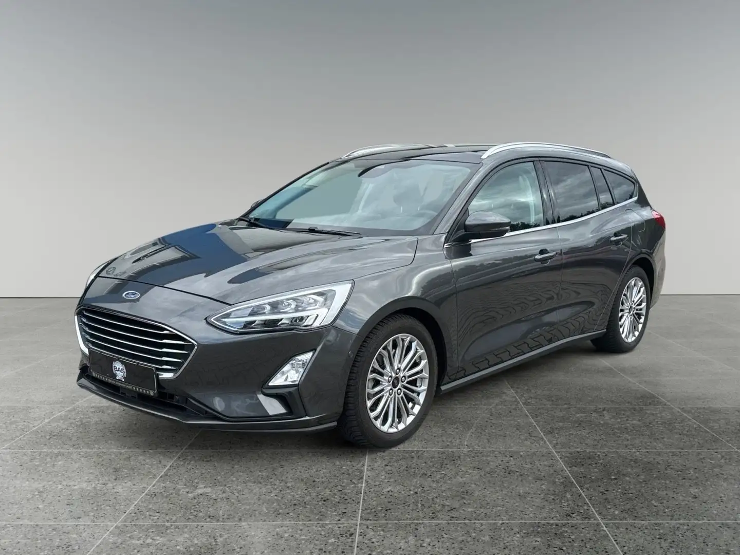Ford Focus Turnier Titanium TüV & Service Neu/AHK Grijs - 1