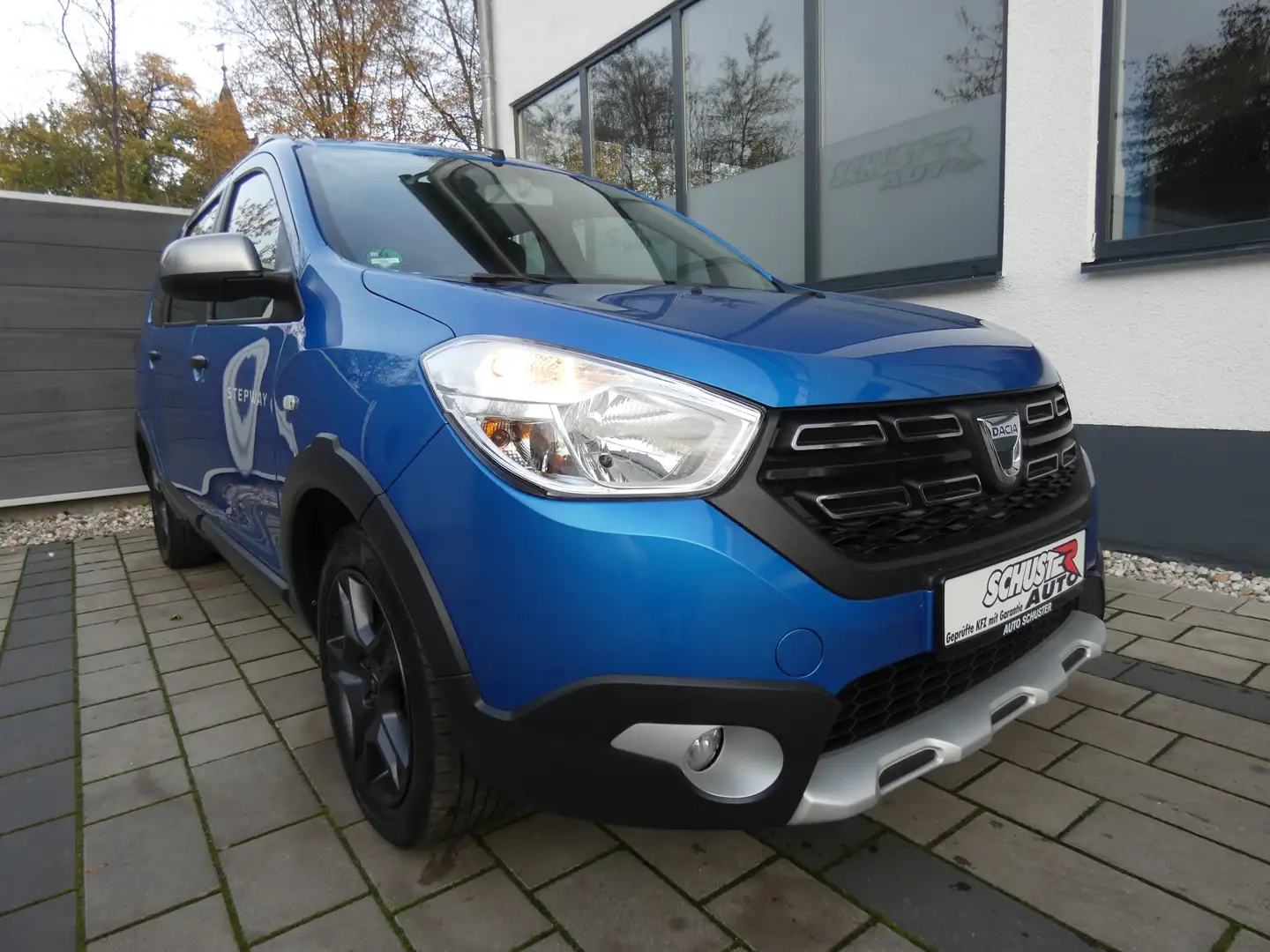 Dacia Lodgy Stepway Celebration Blau - 2
