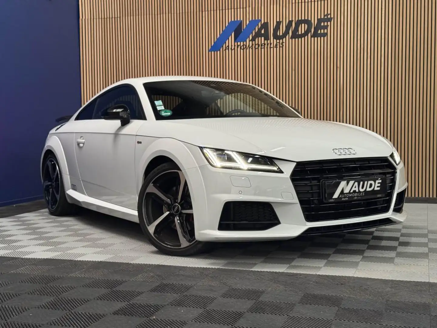 Audi TT 2.0 TFSI 230 CH BV S-tronic S-Line Compétition Blanc - 1