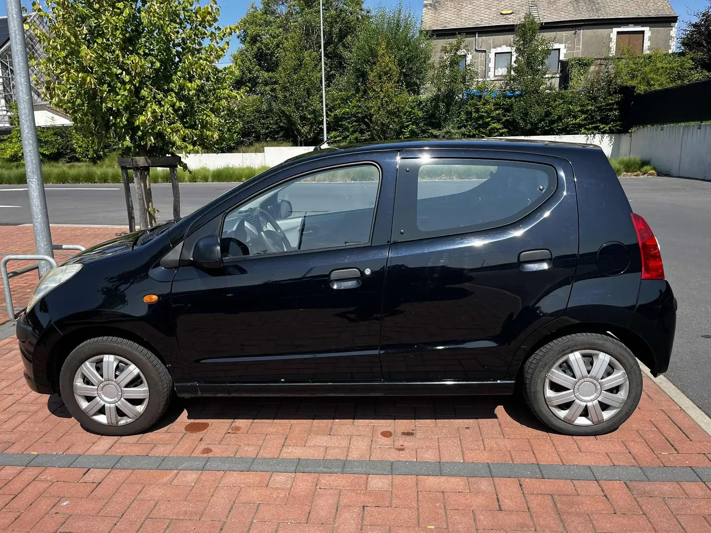 Nissan Pixo Fekete - 1