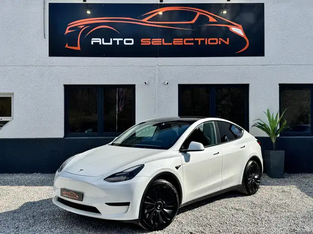 2023 Tesla Model Y in White for sale
