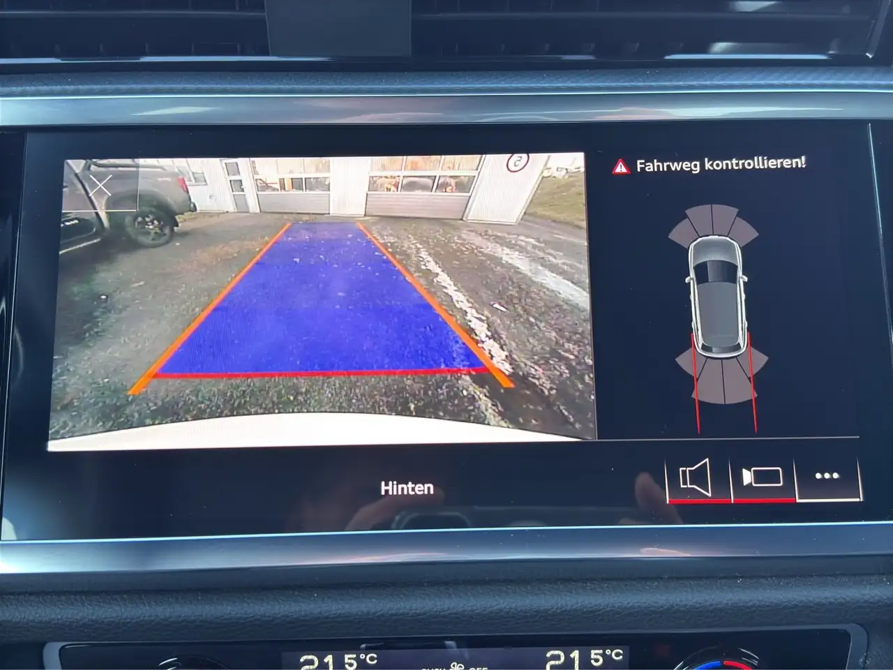 Audi Q3 35 TDI AHK+LED+PANO+KAMERA+SITZHZG 17