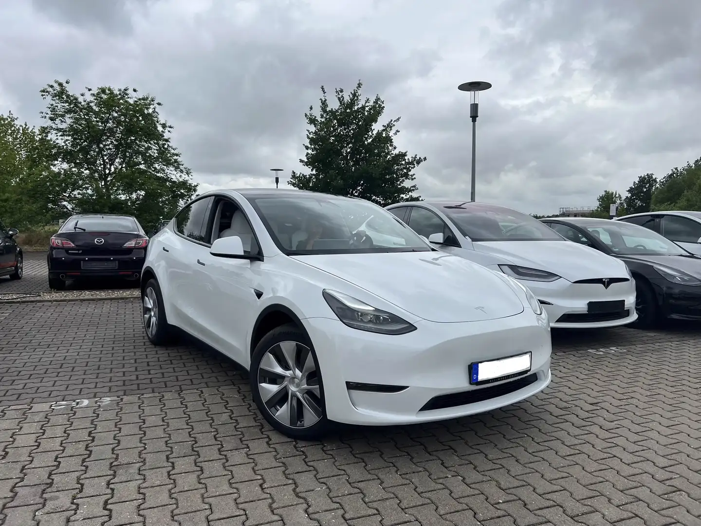 Tesla Model Y Tesla Model Y LR AWD - 514 PS - Boost 4,0s - AHK - 1