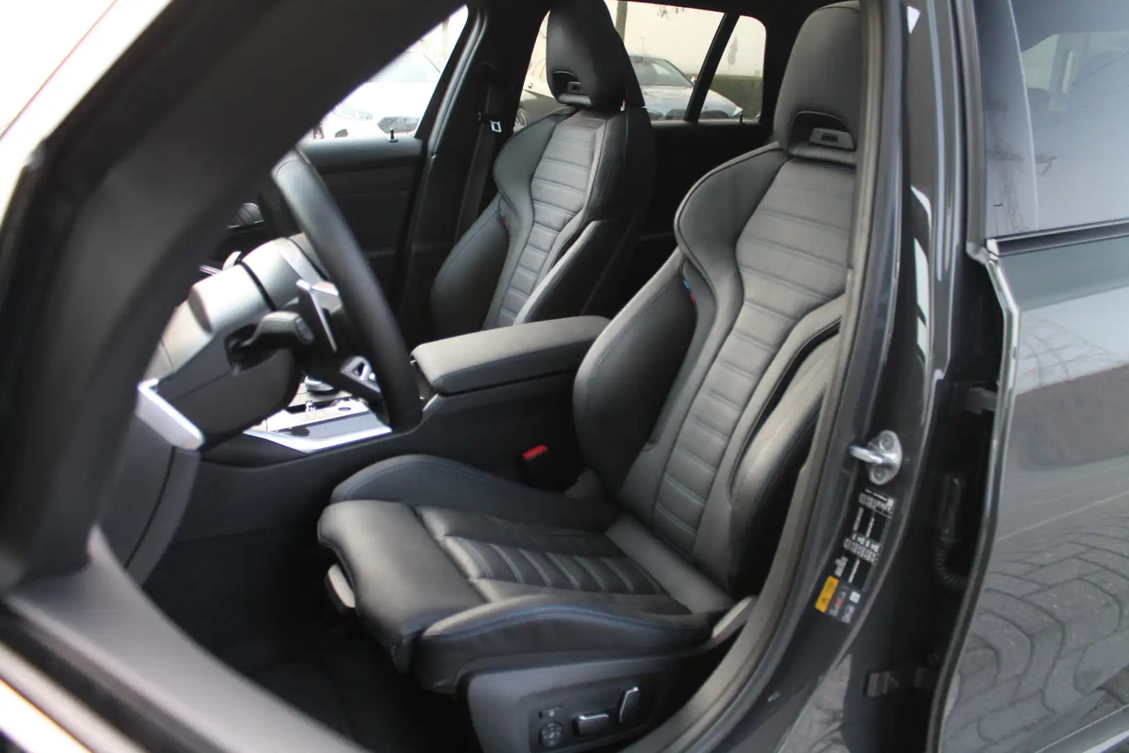 BMW 330 3 Serie Touring 330e High Executive M Sport Automa Grijs - 2