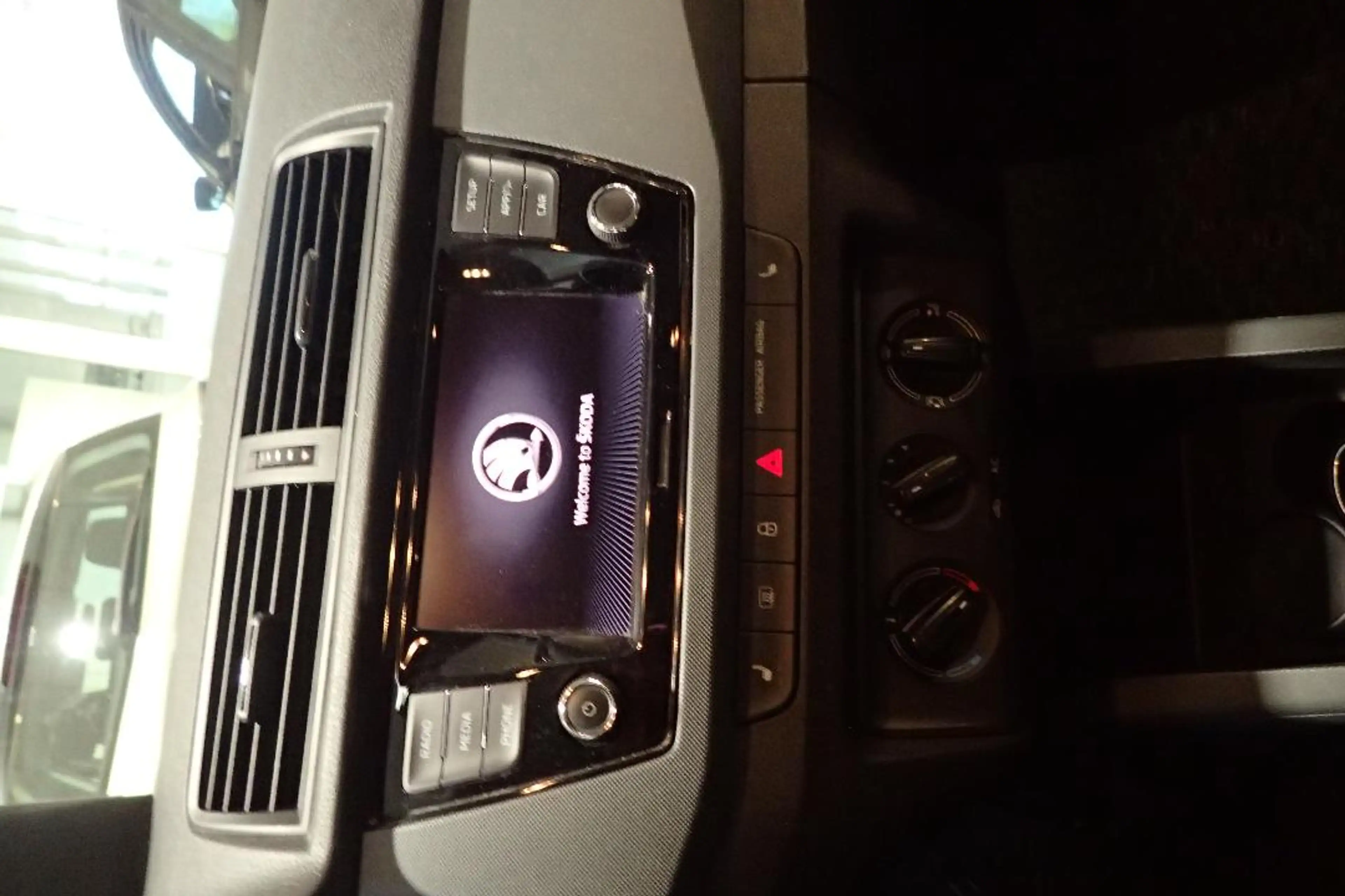 Skoda Fabia Cool Plus TSI KLIMA SITZHEIZUNG AHK PDC ALU — photo 13