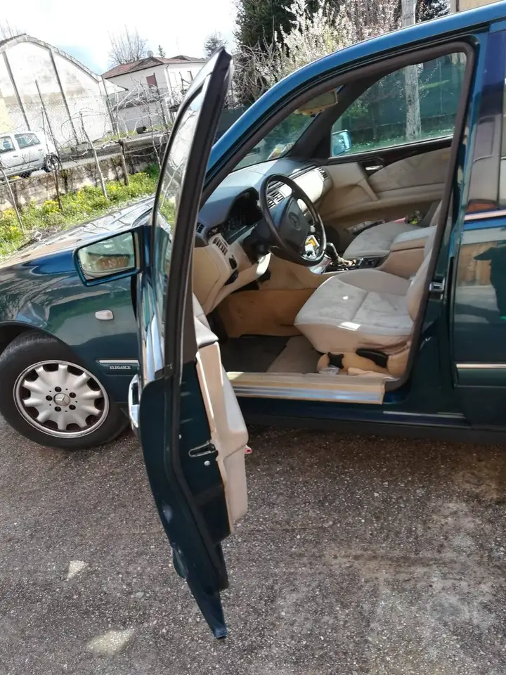 Mercedes-Benz E 200 Elegance, foto 10
