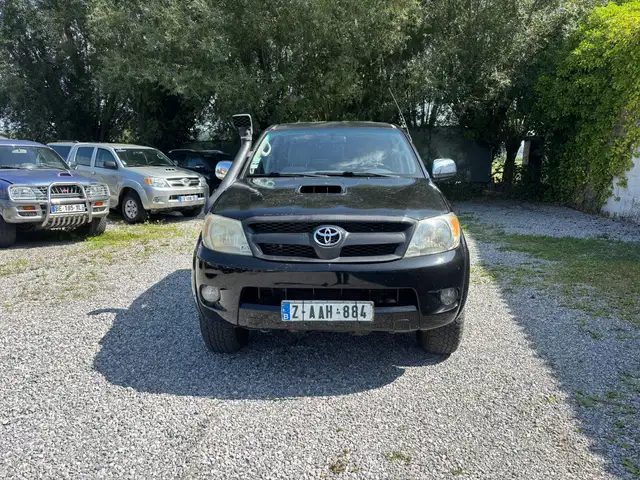 Toyota Hilux 2.5 D-4D 4WD SR