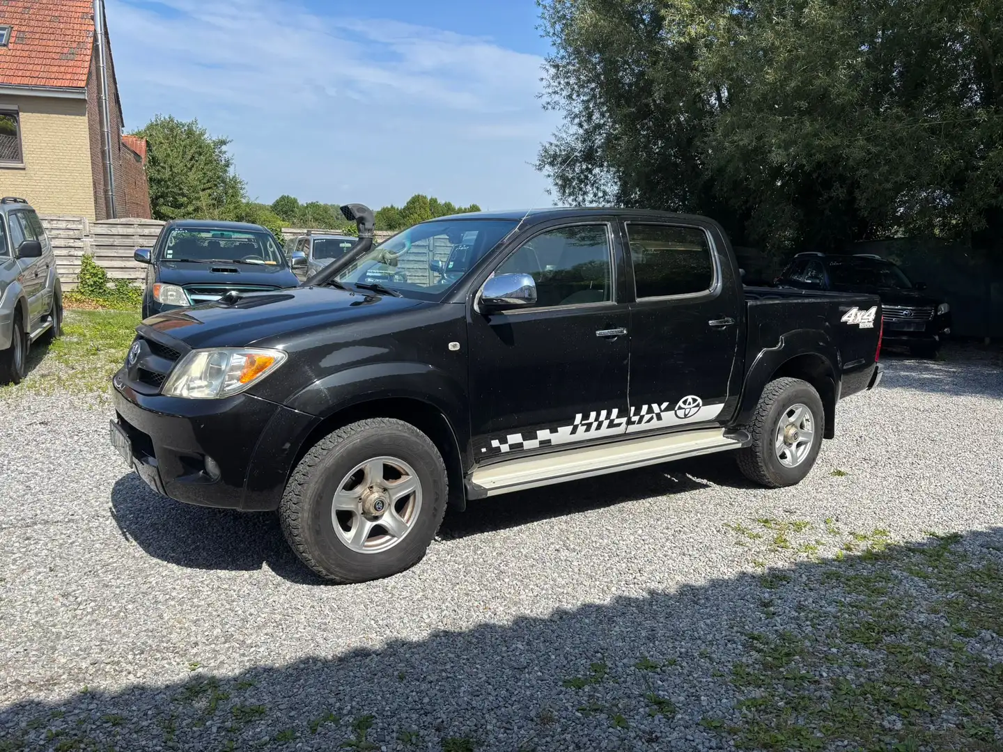 Toyota Hilux 2.5 D-4D 4WD SR Noir - 2