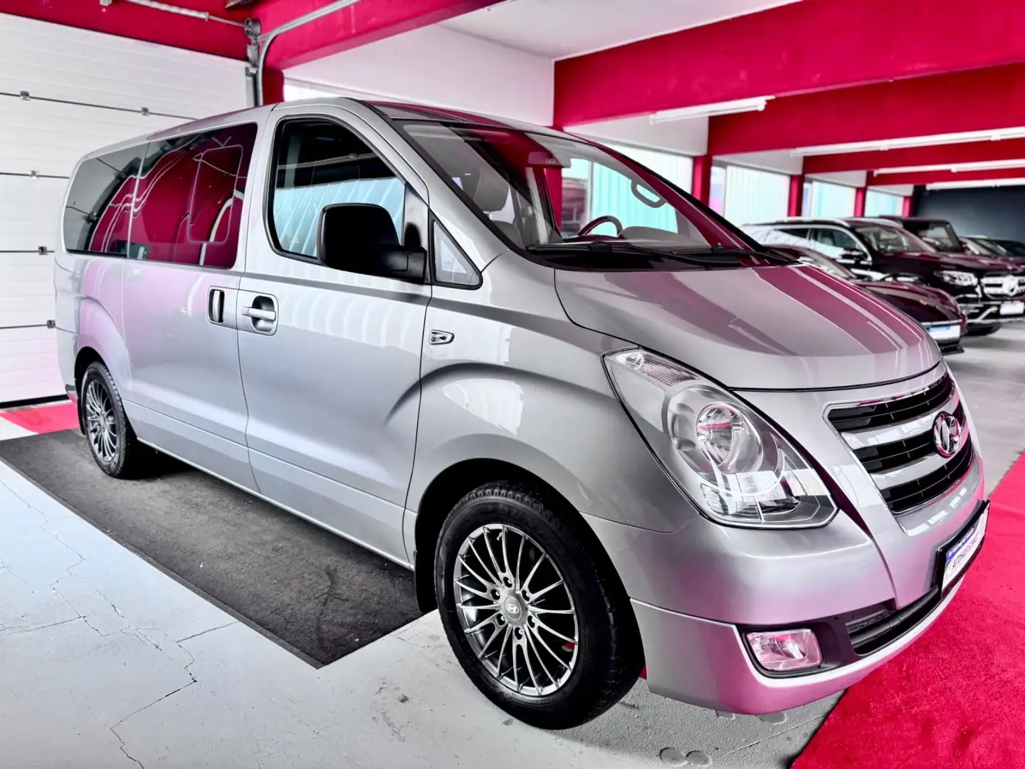 Hyundai H-1 Leder Automatik Kamera 8 Sitze Navi AHK Grau - 2
