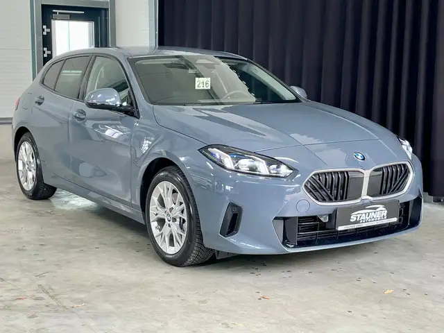 BMW 1 Series view 2
