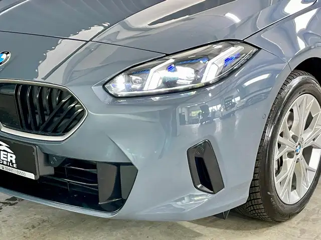 BMW 1 Series view 4