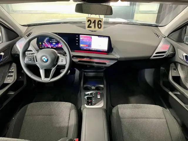 BMW 1 Series view 10