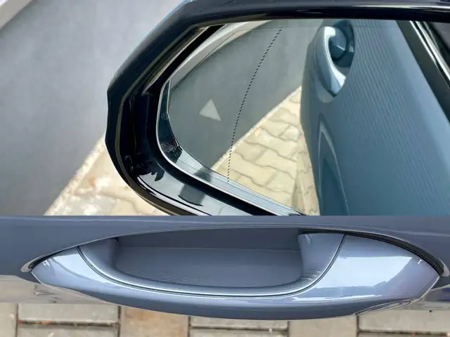 BMW 1 Series view 9