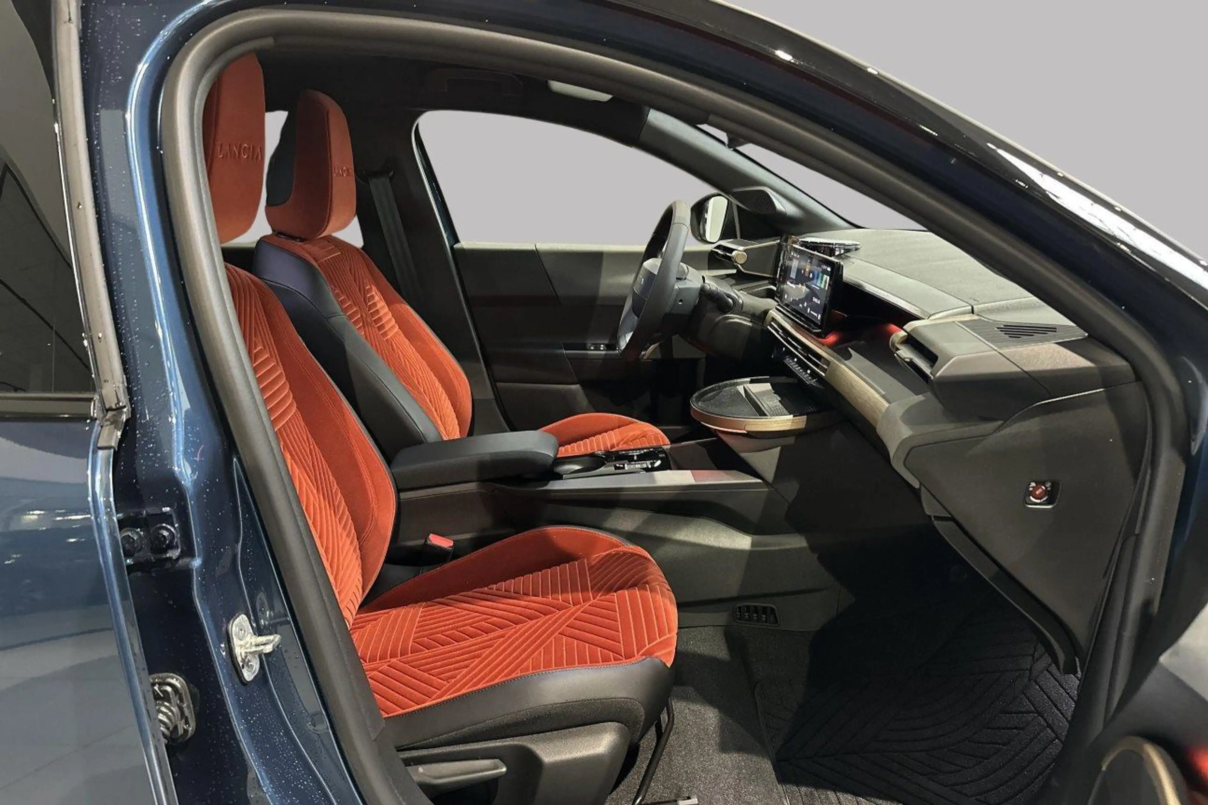 Lancia Ypsilon LX — photo 8