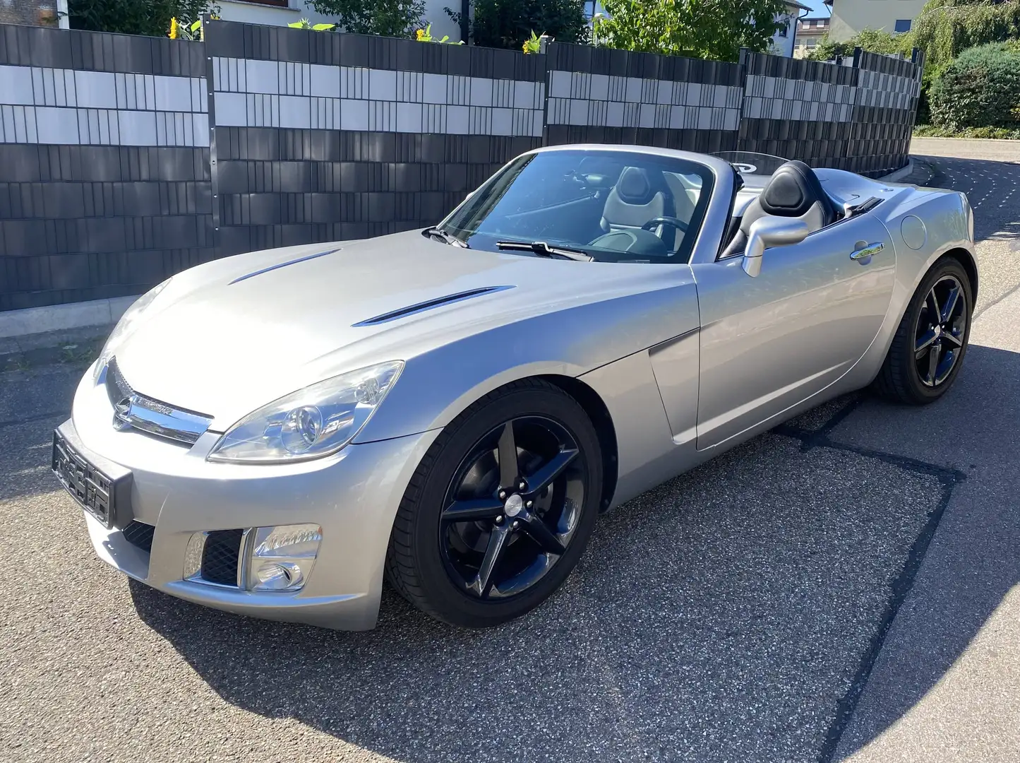 Opel GT 2.0 Turbo - Tuning auf 316 PS - starke Leistung sorgt für großen Fahrspaß Silber - 2
