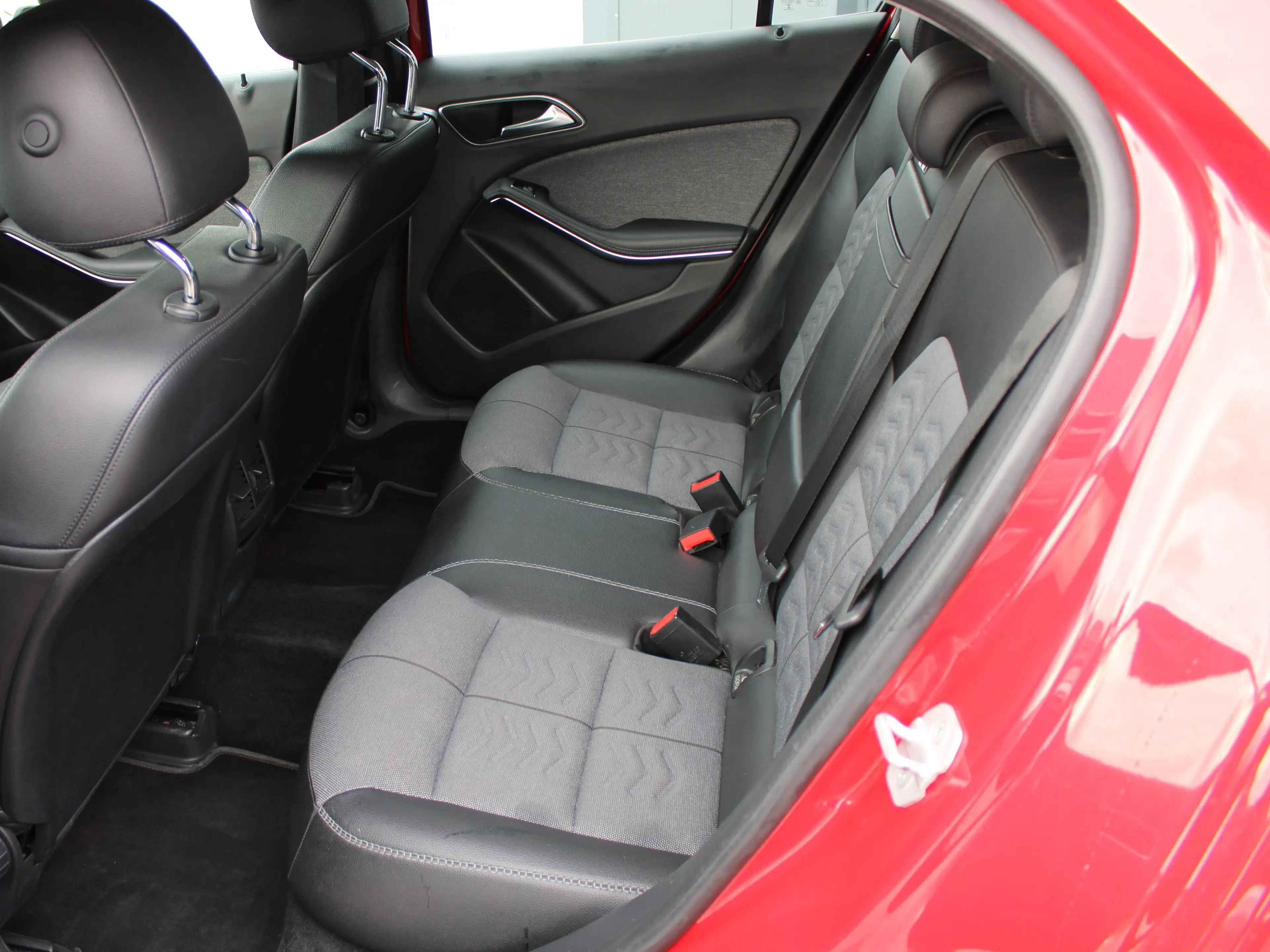 Mercedes-Benz GLA 200 GLA 200 d Aut.*Navi*Led* — photo 4