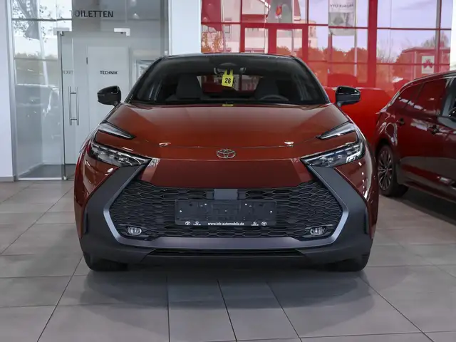 Toyota C-HR view 5