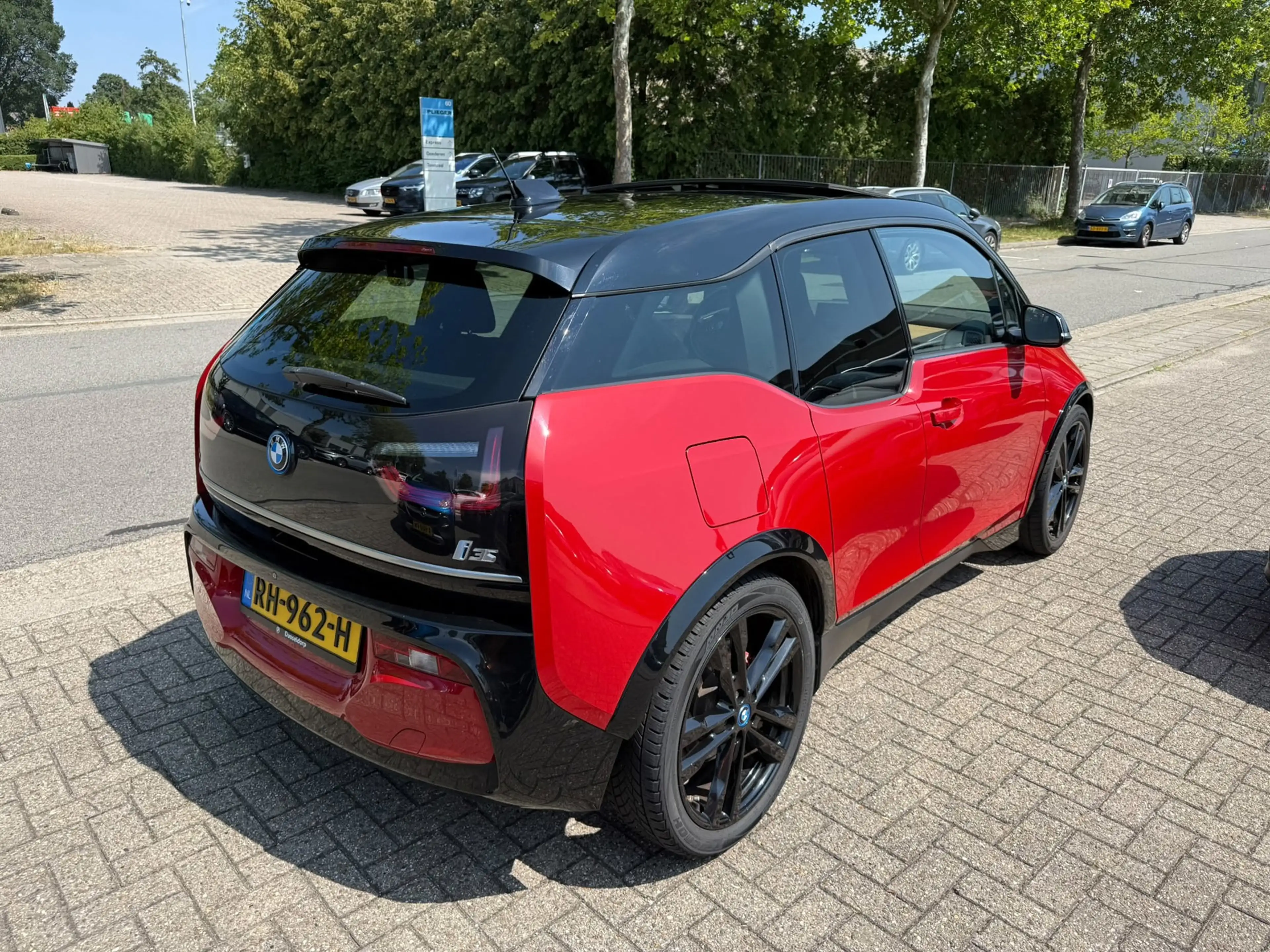 BMW i3 S Launch Edition 94Ah 33 kWh, Panodak, Leder, Navi — photo 2