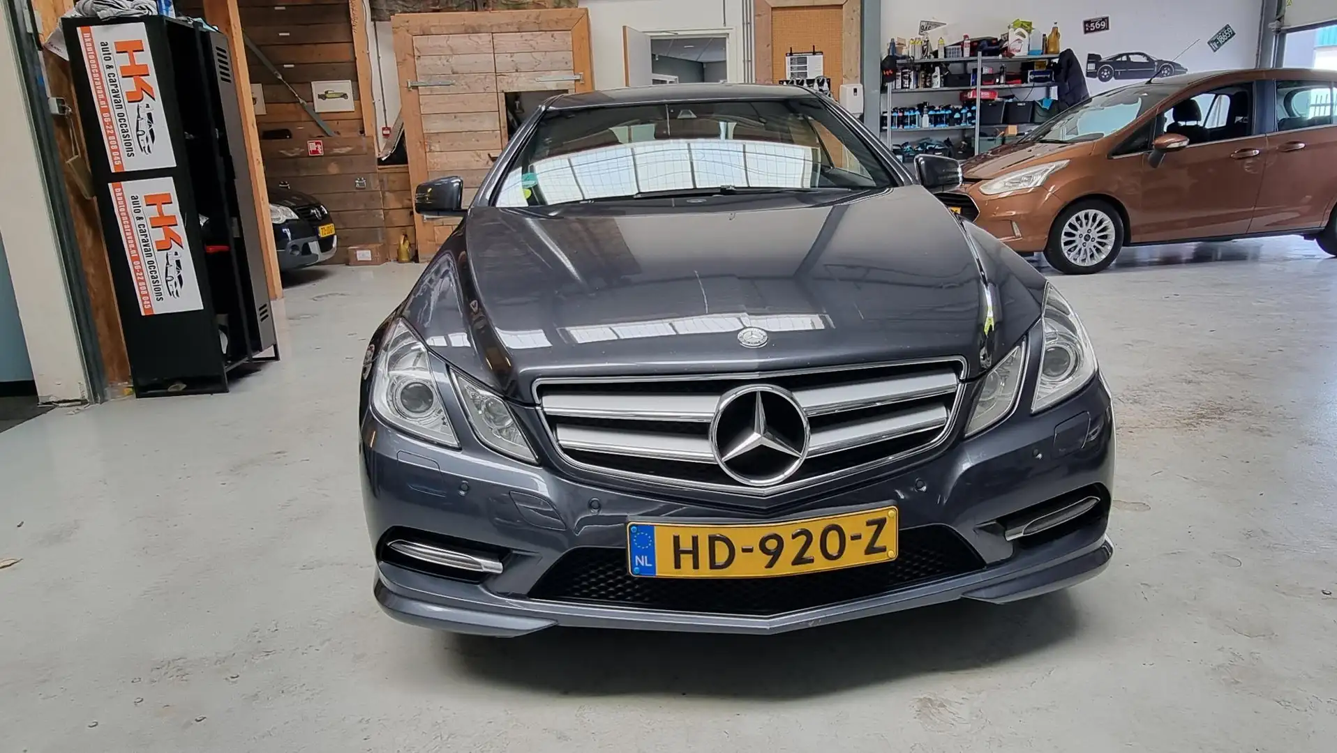 Mercedes-Benz E 350 Coupé CDI Avantgarde AMG Grijs - 2