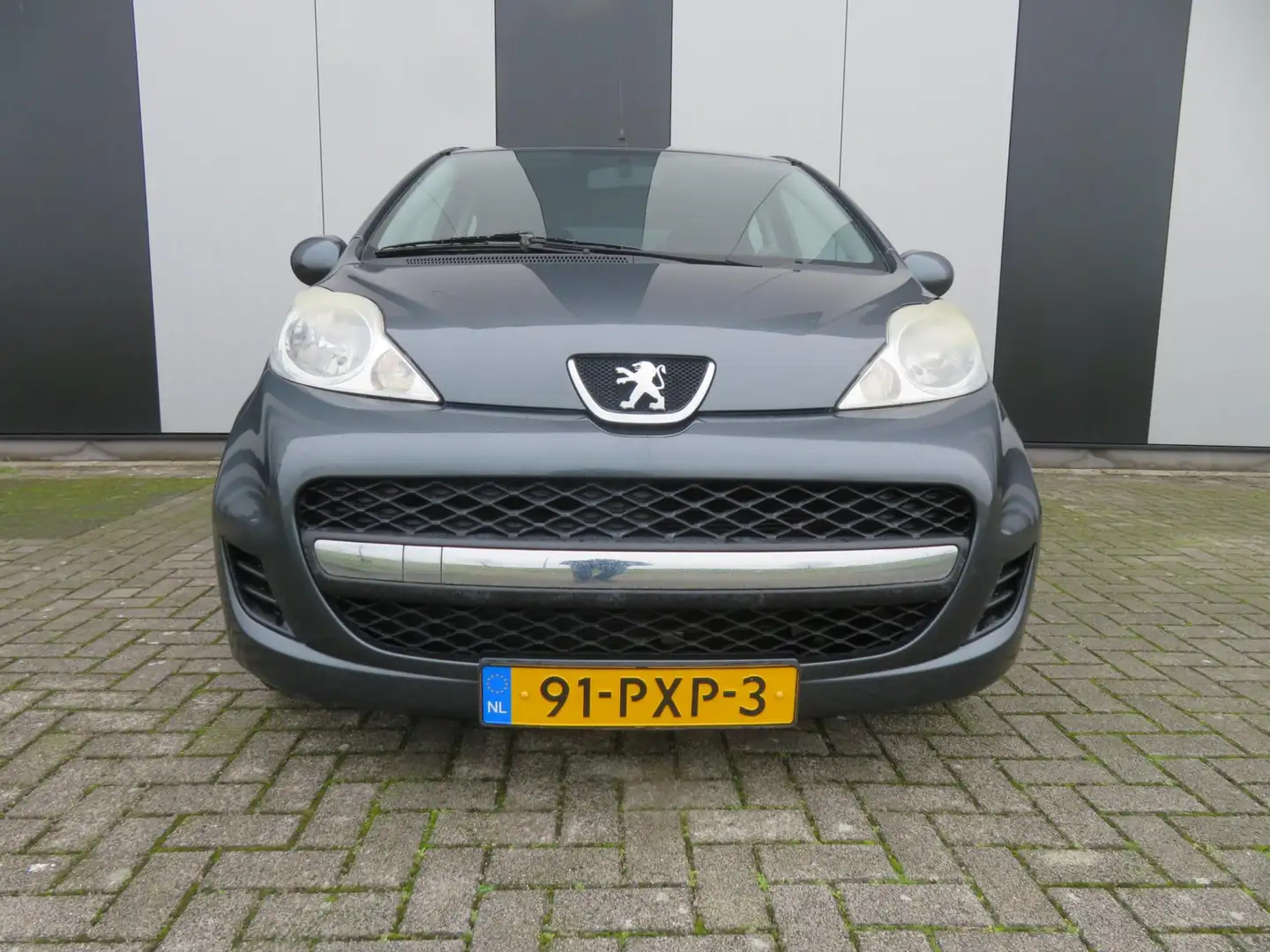 Peugeot 107 1.0-12V Millesim 200 Grau - 2