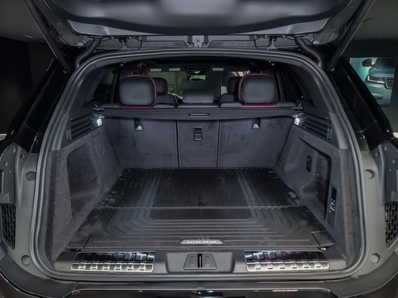 Land Rover Range Rover Sport снимка Land Rover Range Rover Sport