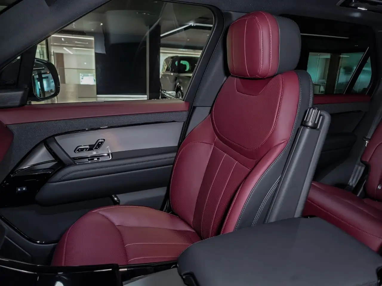 Land Rover Range Rover Sport снимка Land Rover Range Rover Sport