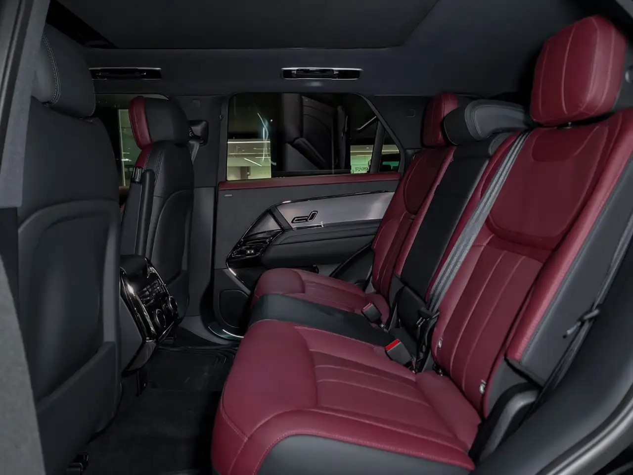 Land Rover Range Rover Sport снимка Land Rover Range Rover Sport