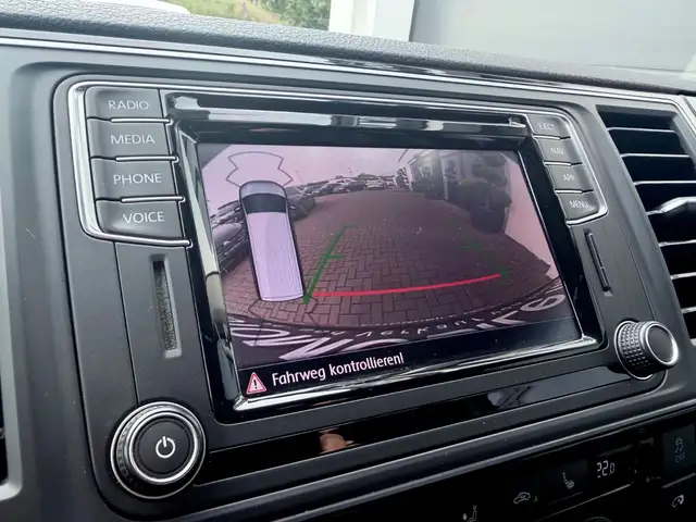 Volkswagen Multivan view 21