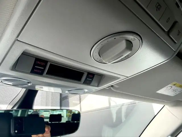 Volkswagen Multivan view 23