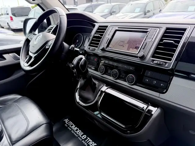 Volkswagen Multivan view 10