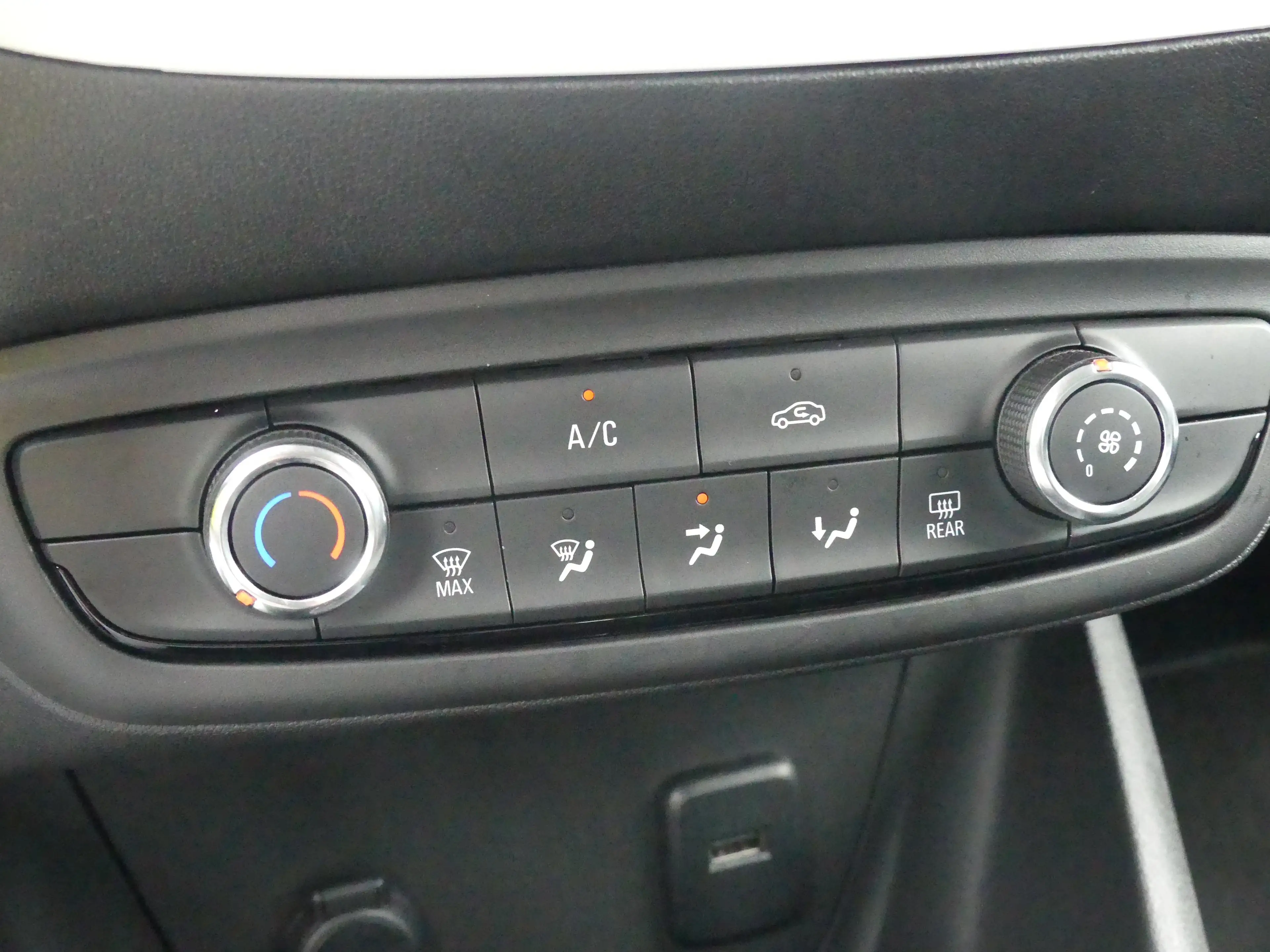 Opel Crossland X 1.2 Turbo Edition 2020 | AIRCO | APPLE CARPLAY / A — photo 11