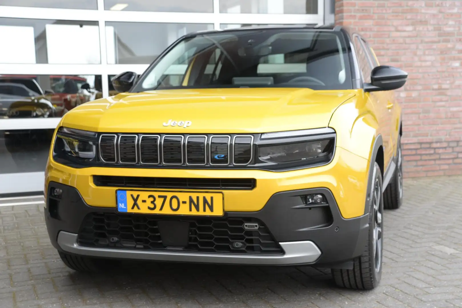 Jeep Avenger Summit 54 kWh | Navigatie | Origineel NL | 1e Eige Gelb - 2