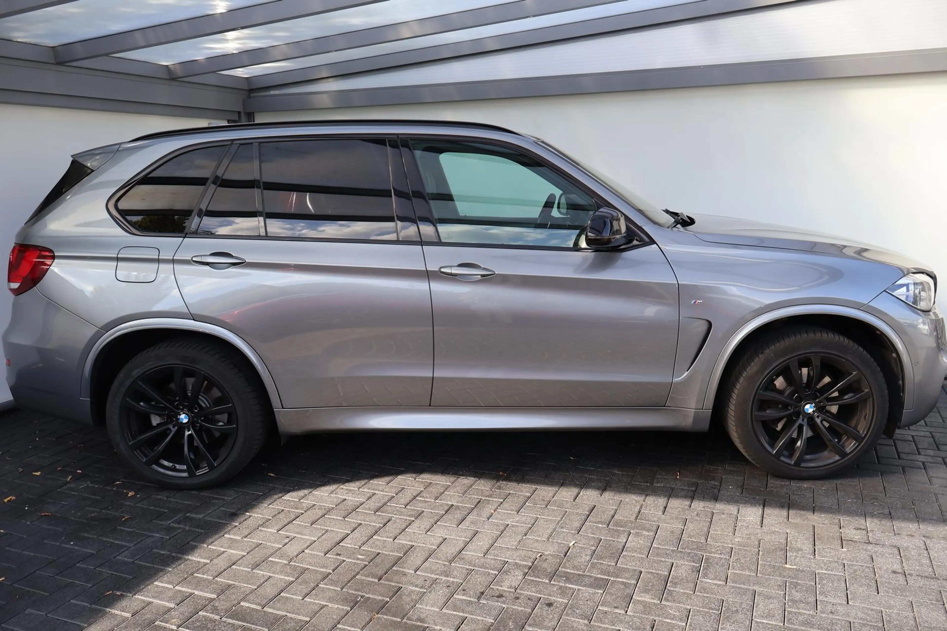 BMW X5 xDrive 40d M Sport AHK B&O Pano Rear-Ent. 360° — photo 9