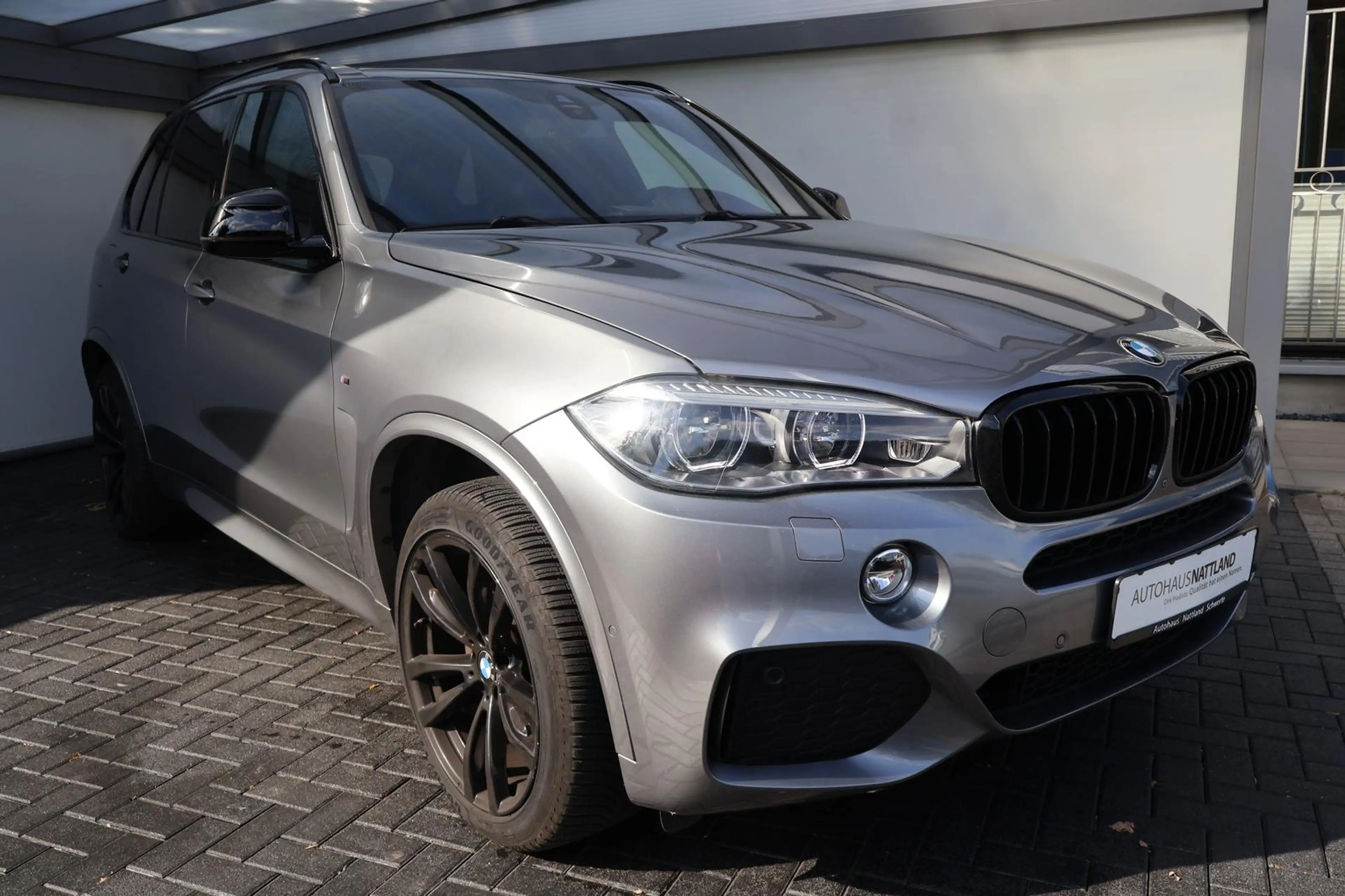 BMW X5 xDrive 40d M Sport AHK B&O Pano Rear-Ent. 360° — photo 2