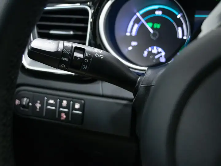 Kia XCeed 1.6 GDi PHEV eDrive 2022, foto 9