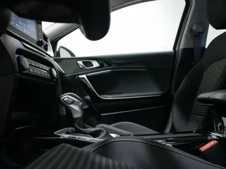 Kia XCeed 1.6 GDi PHEV eDrive 2022, foto 13