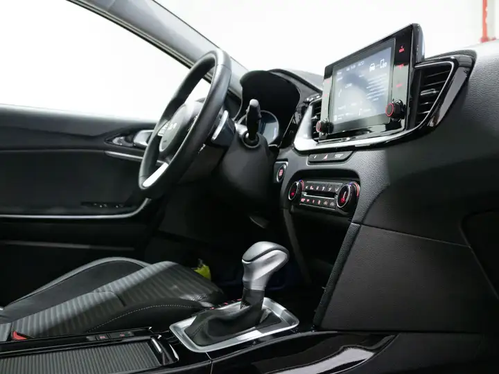 Kia XCeed 1.6 GDi PHEV eDrive 2022, foto 6