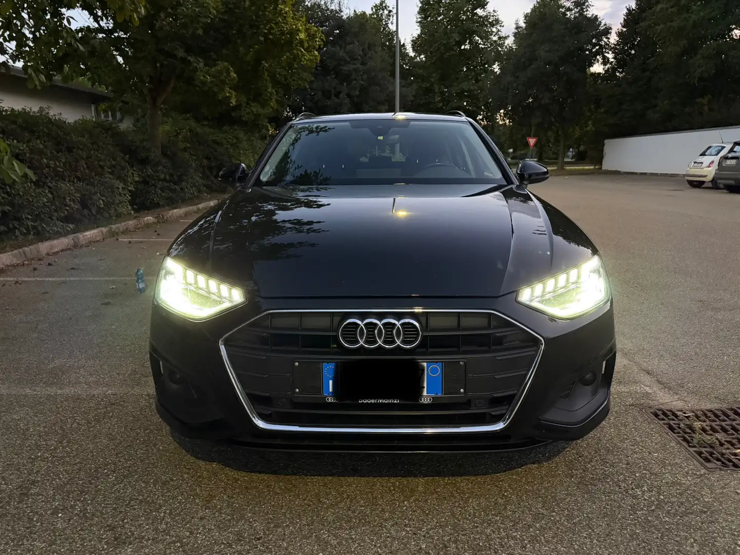 Audi A4 allroad 2.0 tdi Business Evolution 163cv s-tronic Zwart - 2