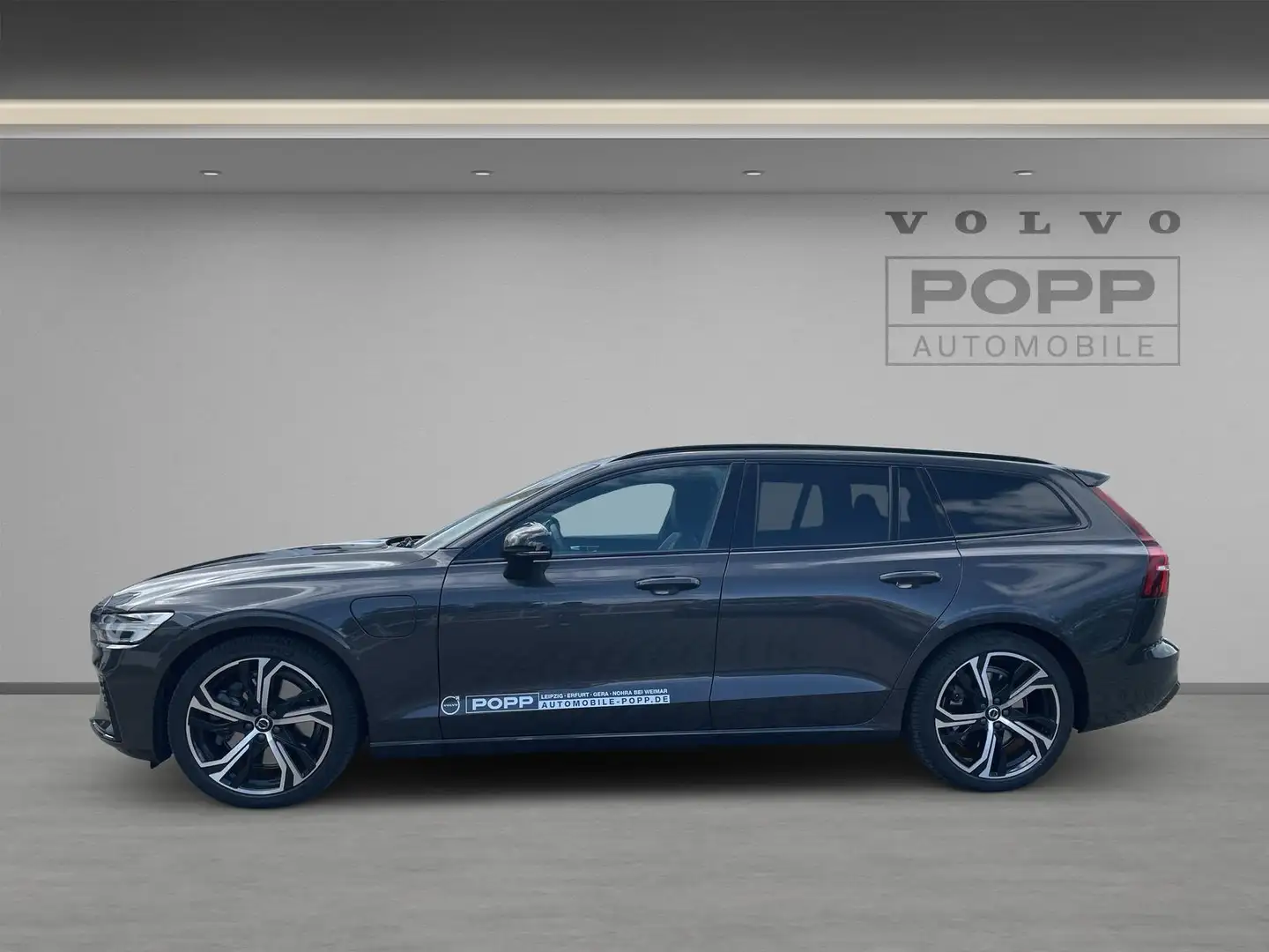 Volvo V60 T6 AWD Plus Dark 19" 360° ACC BLIS FHZ H/K Grau - 2