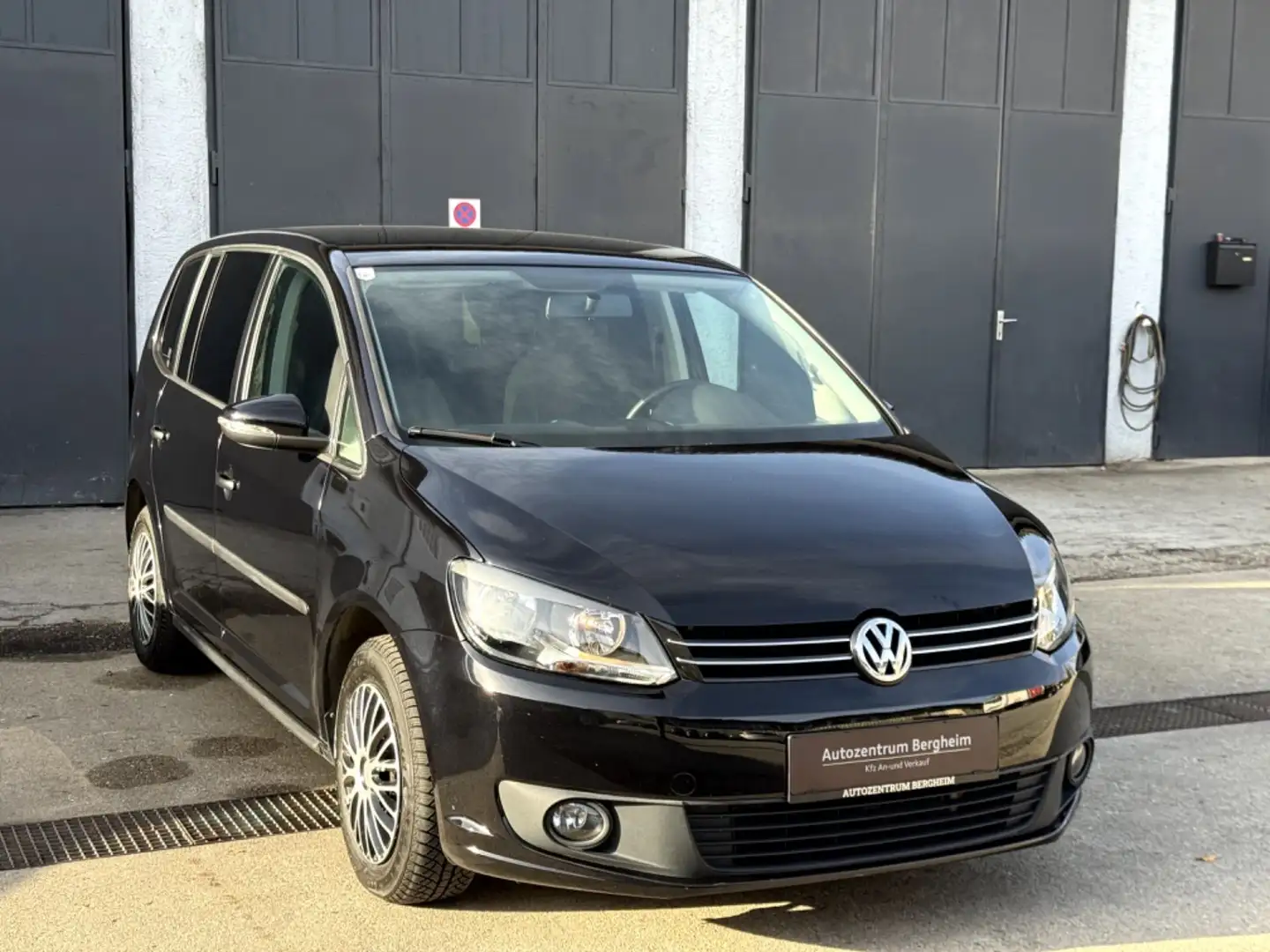 Volkswagen Touran Trendline 1,6 BMT TDI DPF Schwarz - 1