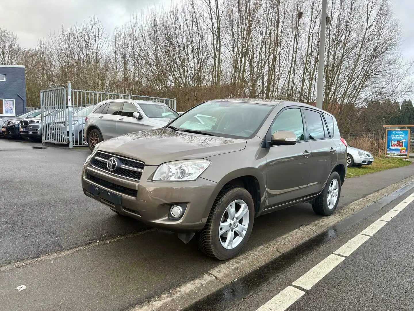 Toyota RAV 4 2.2 D-4D 4x4 VIP DPF " car-pass " Belgium car Braun - 1