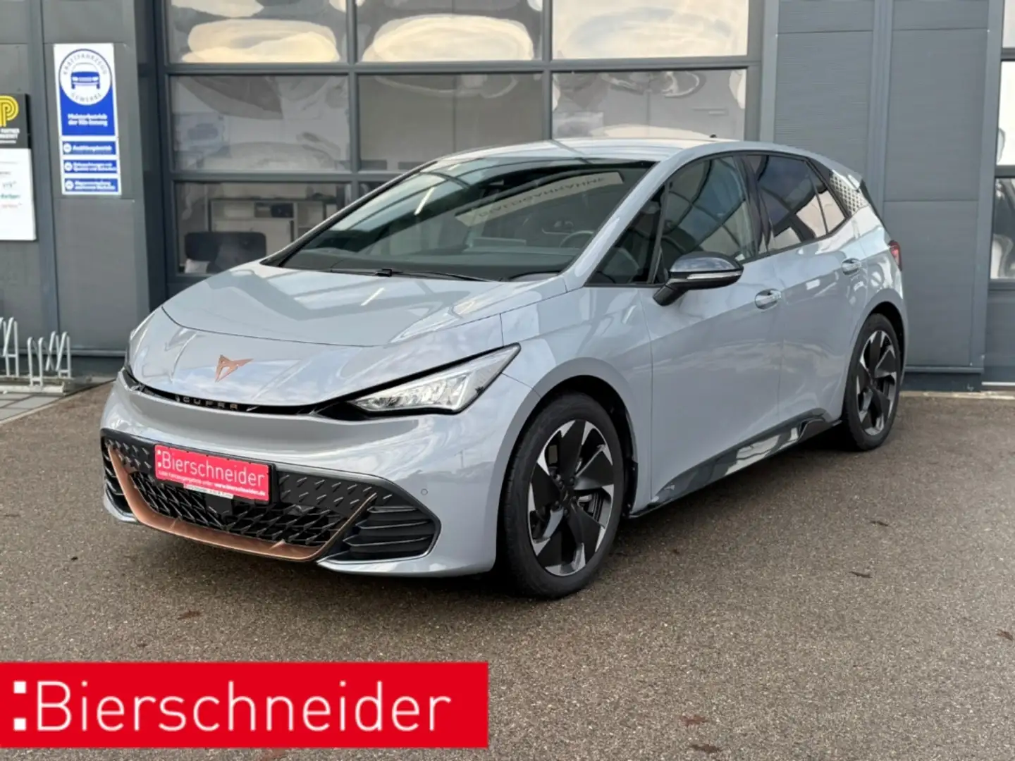 CUPRA Born 62 kWh LED 19 WÄRMEPUMPE KEYLESS PARKASS Grau - 1