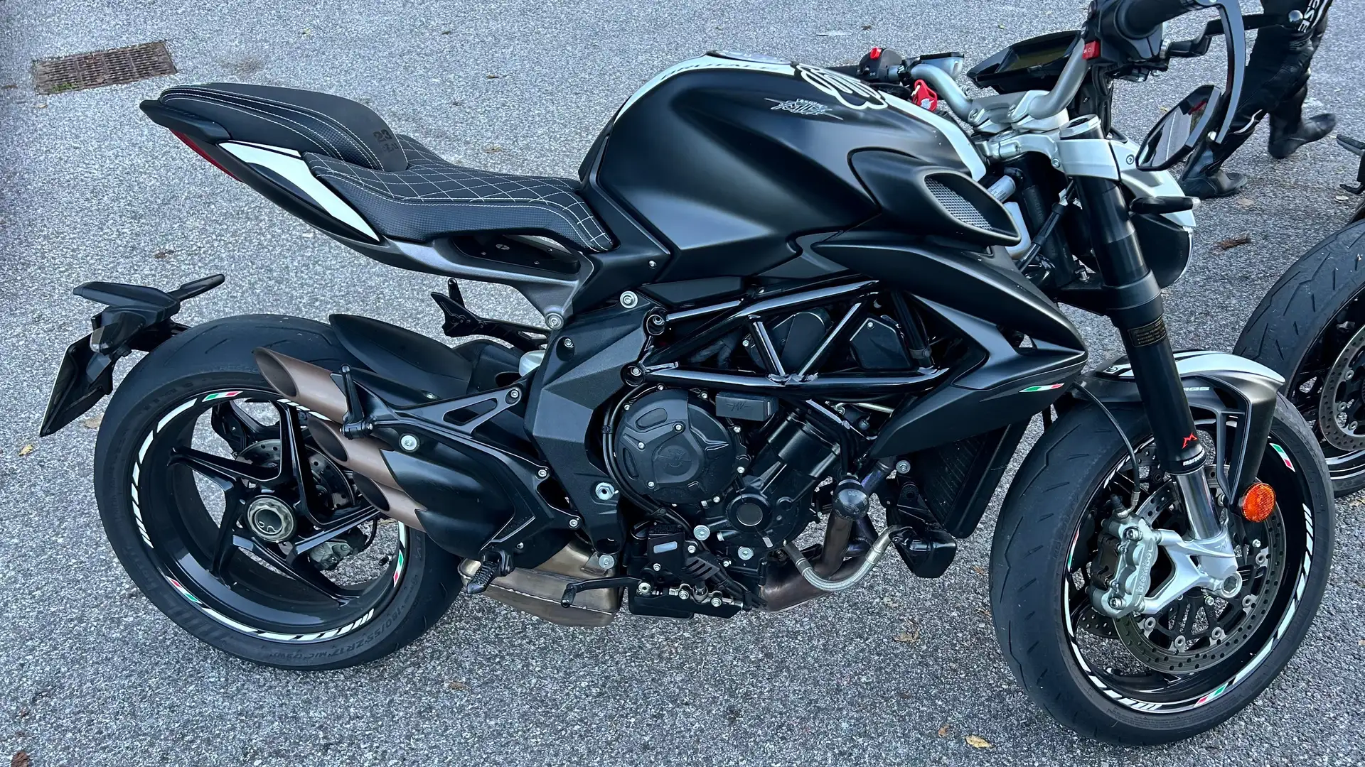 MV Agusta Brutale 800 ABS Black Edition Zwart - 1