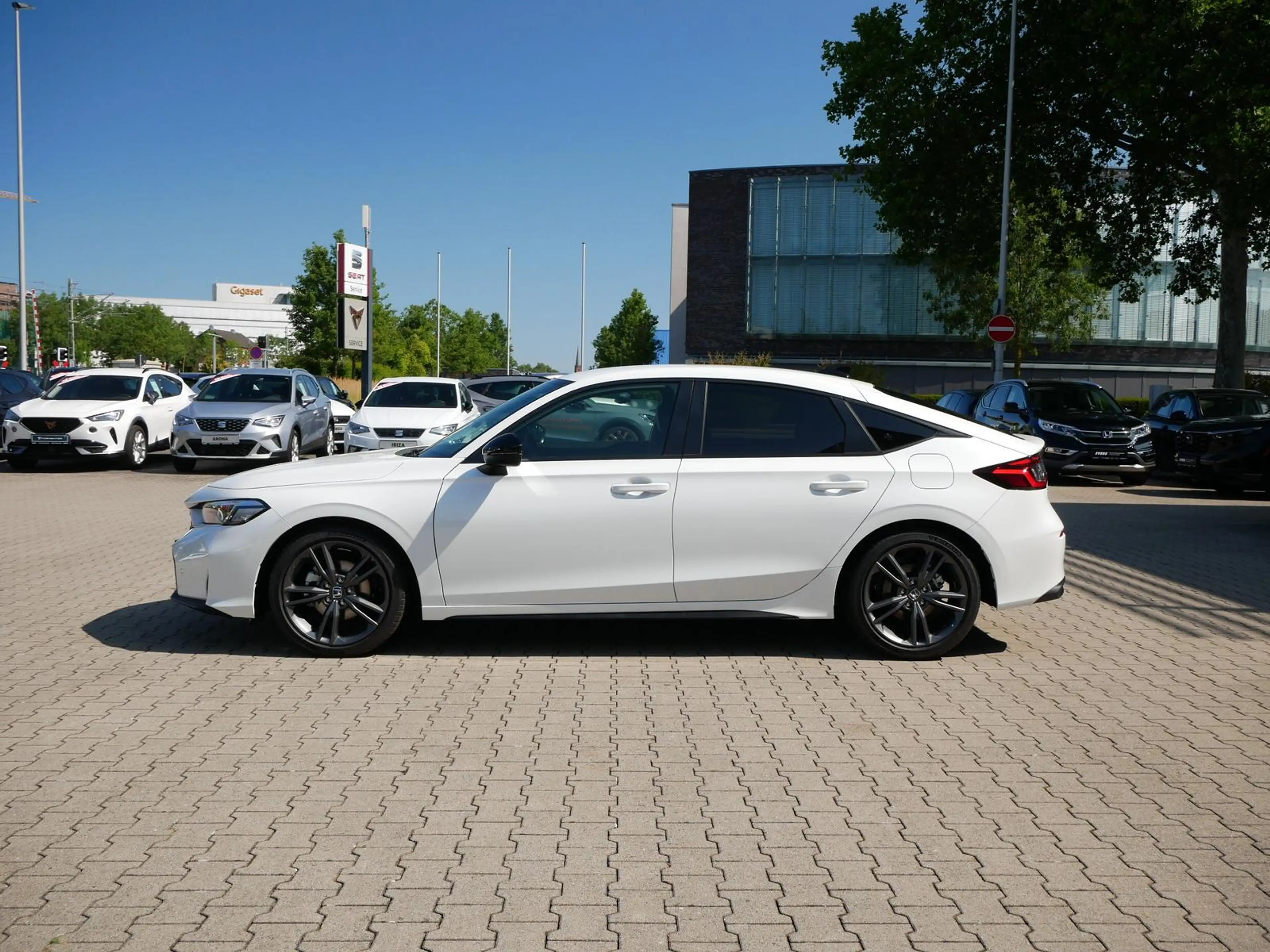 Honda Civic 2.0 e:HEV Sport 2027 S+ Shift+Bose+Kamera — photo 10