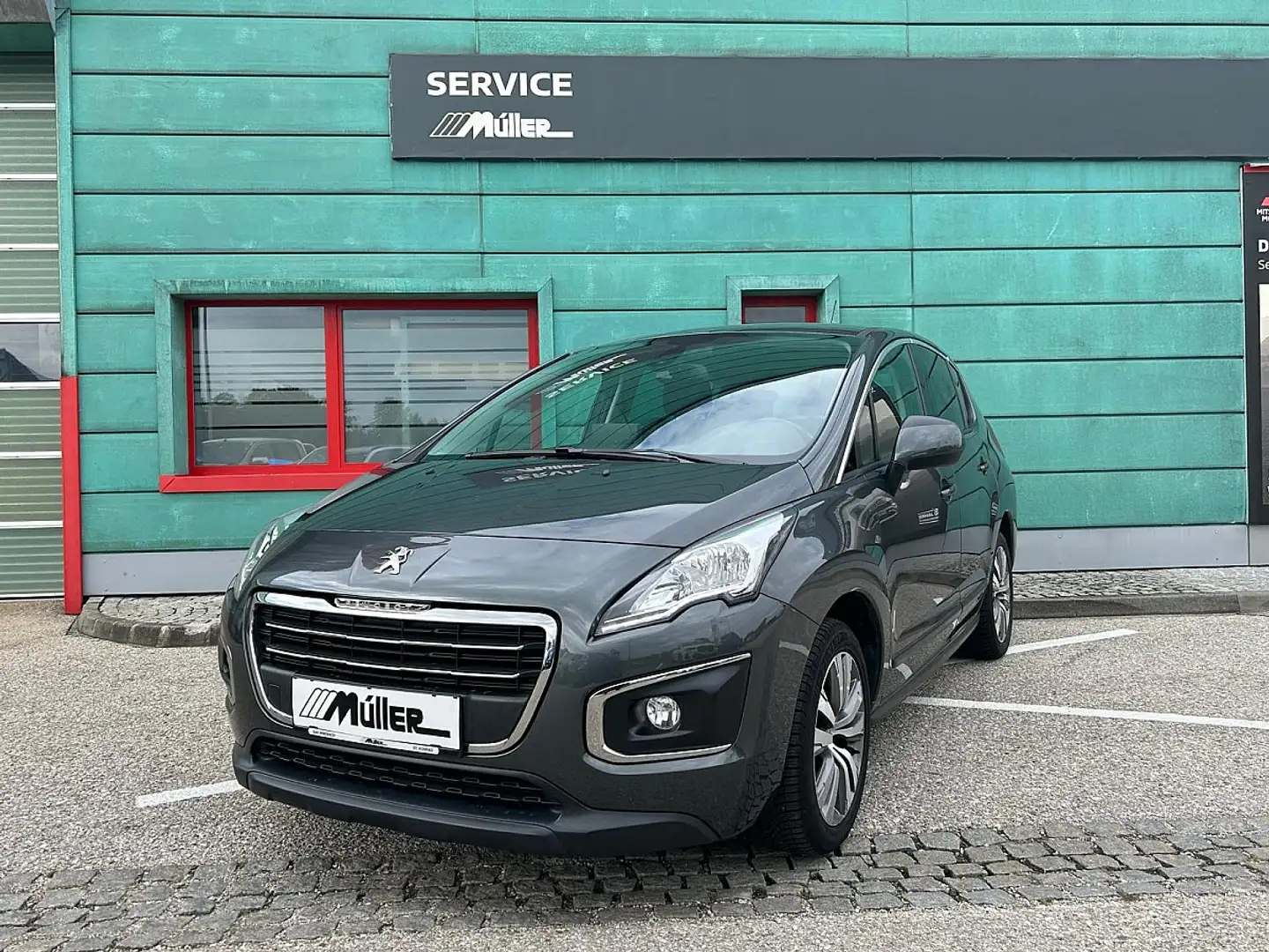 Peugeot 3008 1,6 BlueHDi 120 S&S Active EAT6 Grau - 1