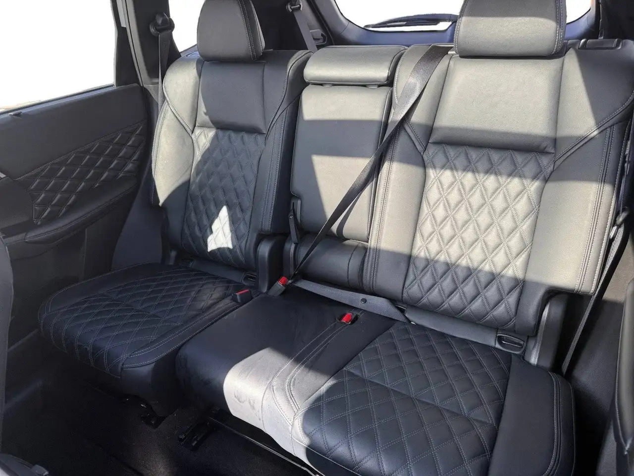 Mitsubishi Outlander снимка Mitsubishi Outlander