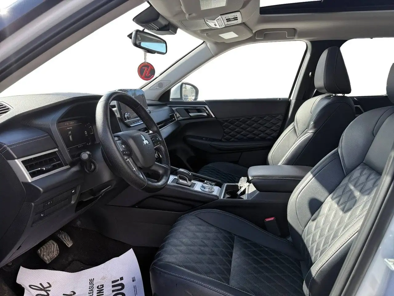 Mitsubishi Outlander снимка Mitsubishi Outlander